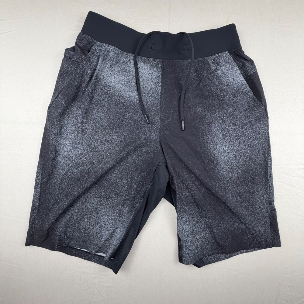 Lululemon THE Short 9 Linerless Mens Medium Black Grey‎ Static Splatter Athletic